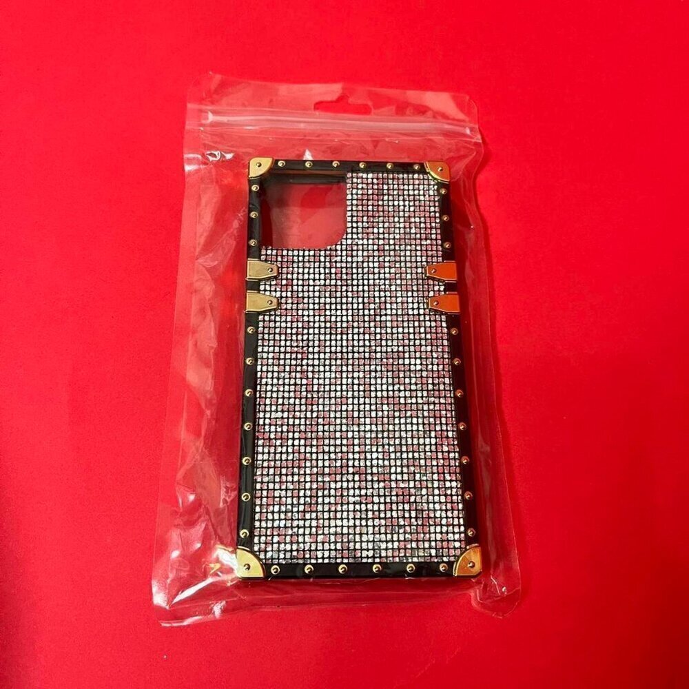 Sparkly square shape IPhone 13 case​​​​​​​​​​​​​